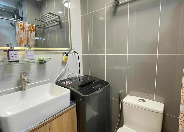 Cosy Flat Pool View 10 Min To Centre Apartment *