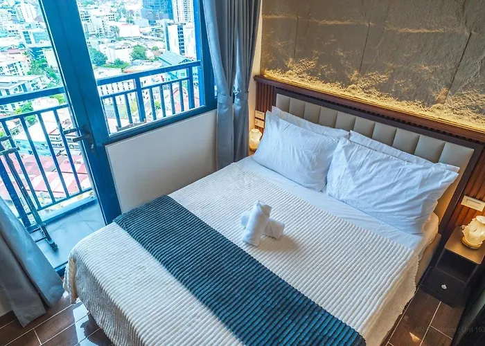 Cosy Flat Pool View 10 Min To Centre * Manila